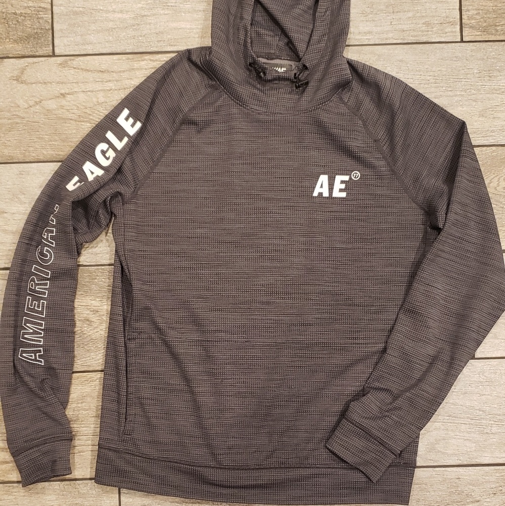 American Eagle Flex hooded shirt